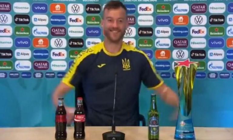 Ο Γιαρμολένκο τρολάρει τους Ρονάλντο – Πογκμπά κάνοντας… πρόταση χορηγίας σε Heineken και Coca Cola