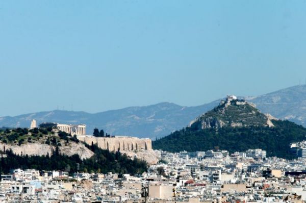 Καιρός: Μικρή πτώση του υδράργυρου τη Δευτέρα  – Σε ποιες περιοχές θα βρέξει