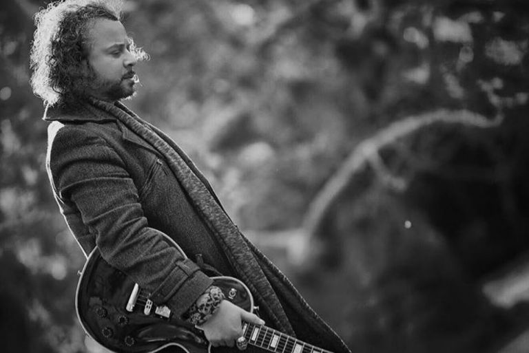 Χρήστος Δάντης: Πένθος για τον τραγουδιστή – Έφυγε από τη ζωή ο αδερφός του