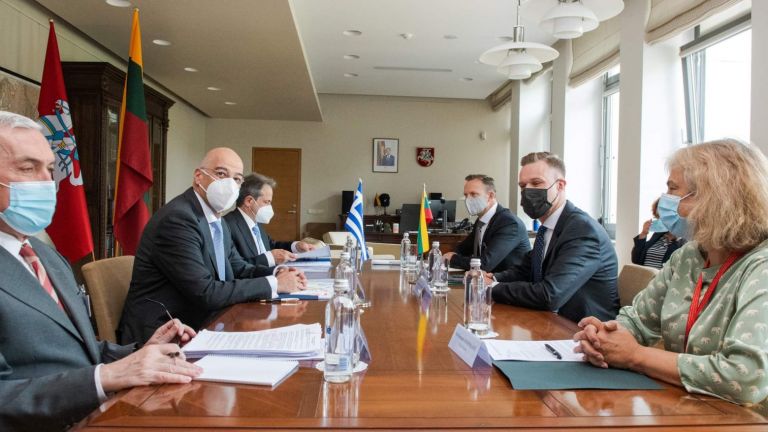 Δένδιας από Λιθουανία: Μόνο ο πάγος έσπασε με τον Ερντογάν – Παραμένουν οι διαφορές