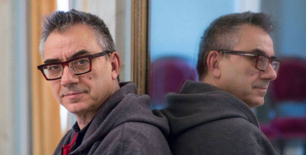 Ο Νίκος Διαμαντής φωτίζει ξανά τον ιερό τόπο της Δήλου με ένα θεατρικό ορατόριο για την ελπίδα και την καρτερία