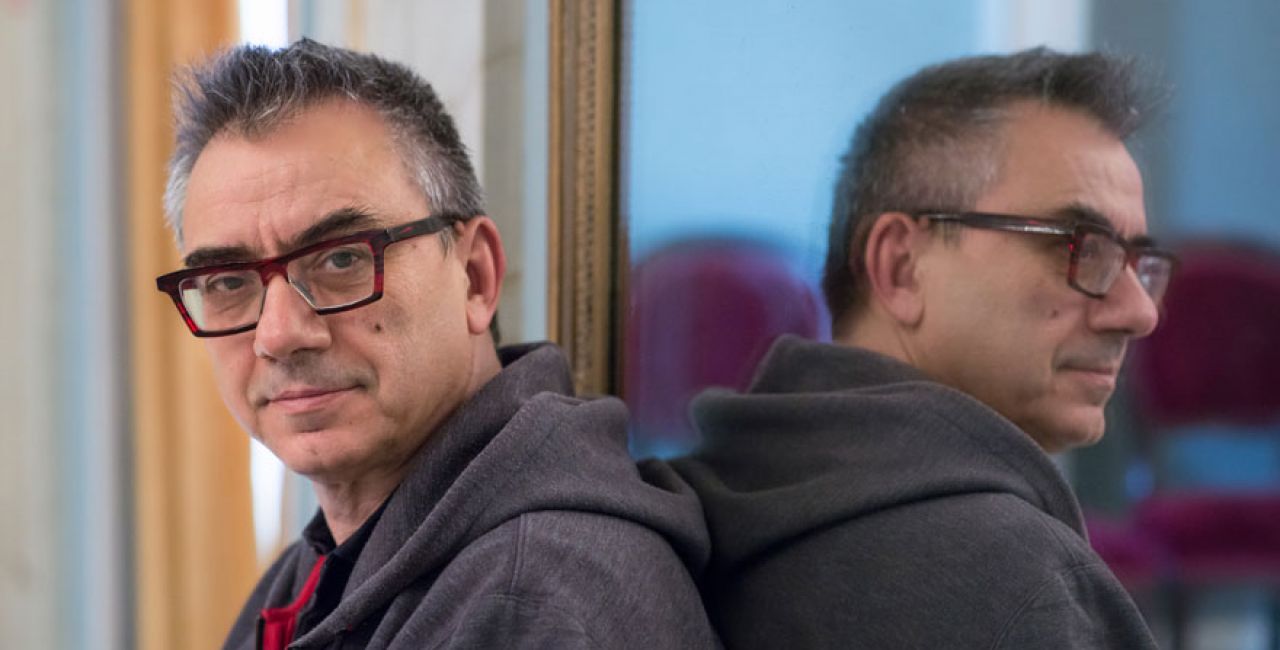 Ο Νίκος Διαμαντής φωτίζει ξανά τον ιερό τόπο της Δήλου με ένα θεατρικό ορατόριο για την ελπίδα και την καρτερία