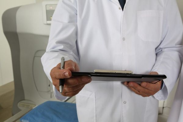 Θεσσαλονίκη: Παθολόγος συνταγογραφούσε ναρκωτικά χάπια έναντι αμοιβής