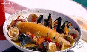 Η Δέσποινα Βανδή απολαμβάνει γεμιστό καλαμάρι δια χειρός Μανώλη Χήρα