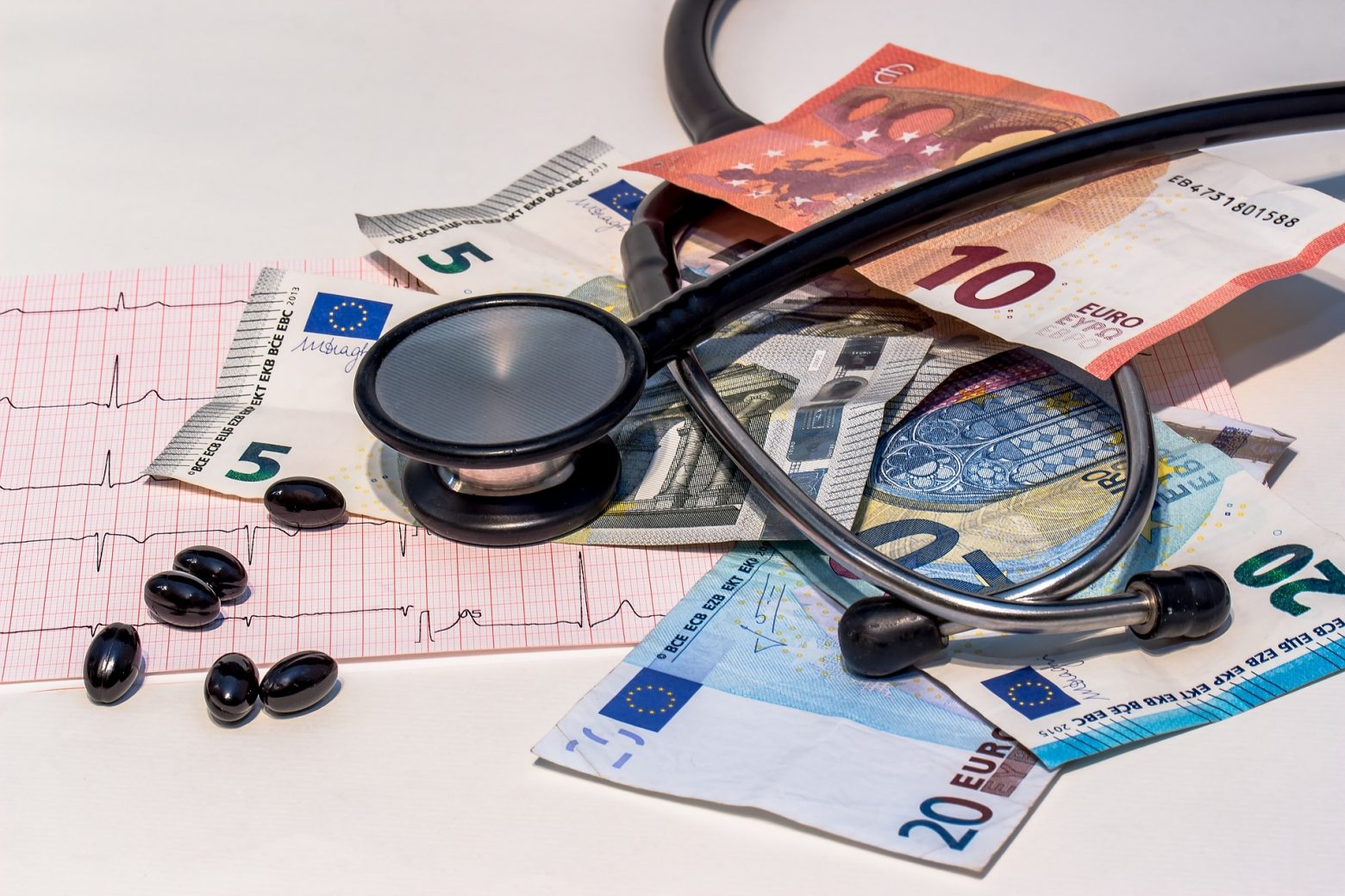 Ο κοροναϊός θα αυξήσει τις δαπάνες υγείας και το 2022