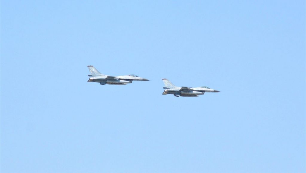 Χαμός στα Σκόπια: Γιόρτασαν την Ημέρα της Πολεμικής Αεροπορίας τους με πτήσεις ελληνικών F-16
