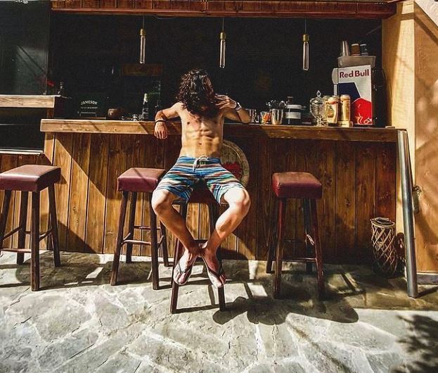 Άγγελος Λάτσιος: «Ξαναχτύπησε» με νέες viral φωτογραφίες στο Instagram