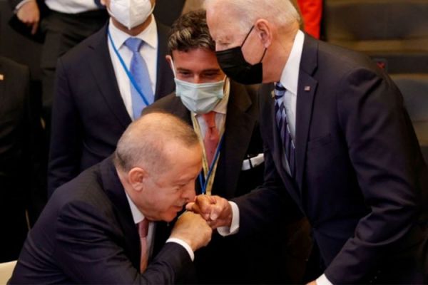 Ελλάδα: Το πιο ζημιωμένο μέλος του ΝΑΤΟ