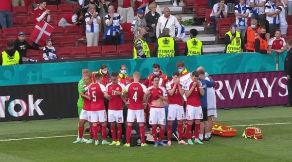 Κρίστιαν Έρικσεν: Δανοί και Φινλανδοί φίλαθλοι έγιναν ένα για να στηρίξουν τον ποδοσφαιριστή