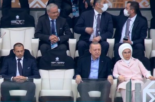 Euro 2020: Στο Μπακού ο Ερντογάν για τον αγώνα Τουρκία-Ουαλία