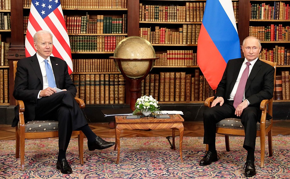 Τελικά τι συζητήθηκε στη συνάντηση Μπάιντεν – Πούτιν; Τα κρίσιμα σημεία «πίσω από τις γραμμές»