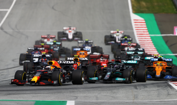 Είδαν όλοι την… πλάτη του Μαξ!