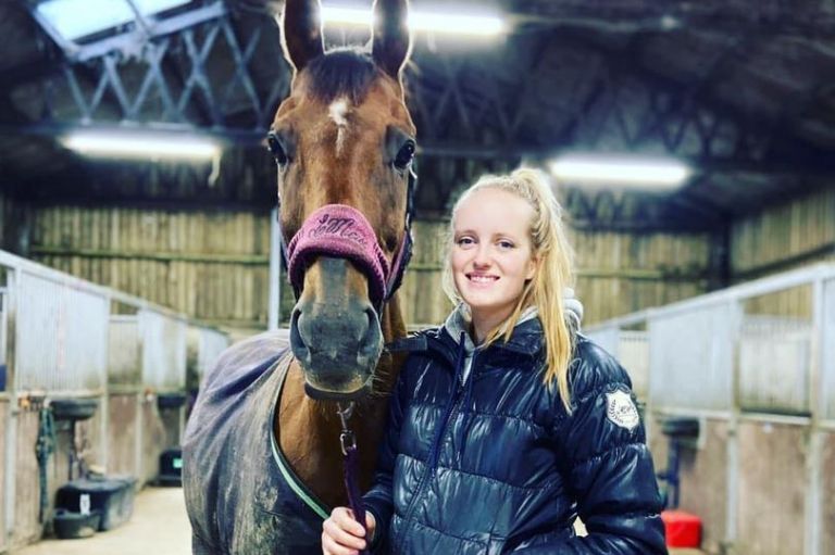 Βρετανία: Μοντέλο βρέθηκε νεκρό με μαχαιριές στο λαιμό