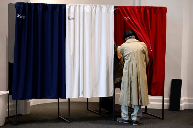 Περιφερειακές εκλογές στη Γαλλία: Δύσκολη μέρα για Μακρόν και Λεπέν - Κερδισμένοι και χαμένοι