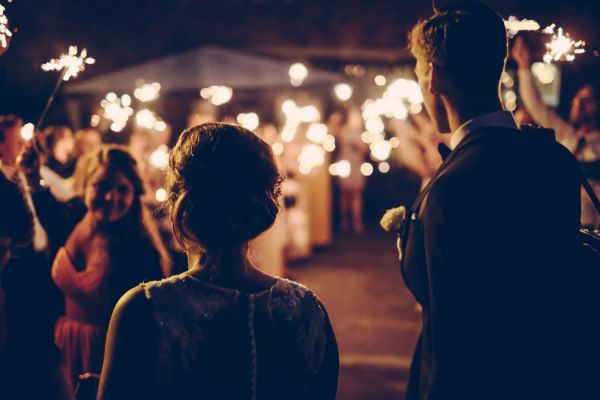Παπαθανάσης: Γάμοι μετά μουσικής αλλά δίχως χορό – Oι νέες αλλαγές στα μέτρα