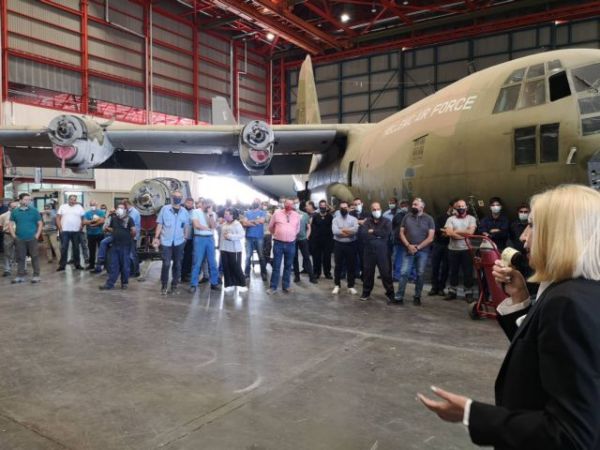 Επίσκεψη της Γεννηματά στην ΕΑΒ: Η ΝΔ στηρίζει μόνο τα μεγάλα ιδιωτικά συμφέροντα