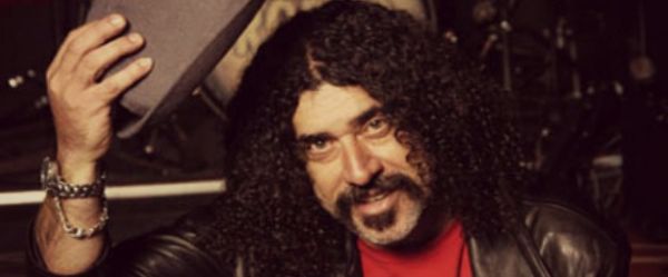 Γιάννης Γιοκαρίνης: Για πρώτη φορά συστήνει την κατά 23 χρόνια νεότερη σύζυγό του