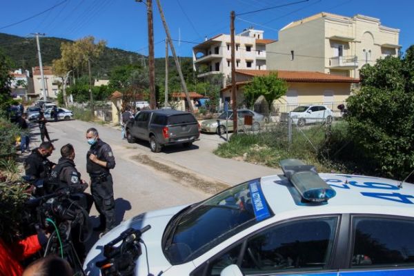 Γλυκά Νερά: Ο διάλογος των αστυνομικών με τον σύζυγο της Καρολάιν στην Αλόννησο