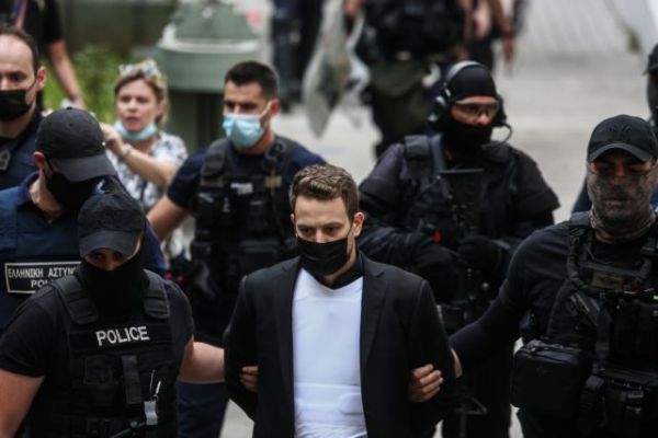 Δικηγόρος πιλότου: Ο Μπάμπης έδωσε το κινητό του στην αστυνομία 20 ημέρες μετά τη δολοφονία