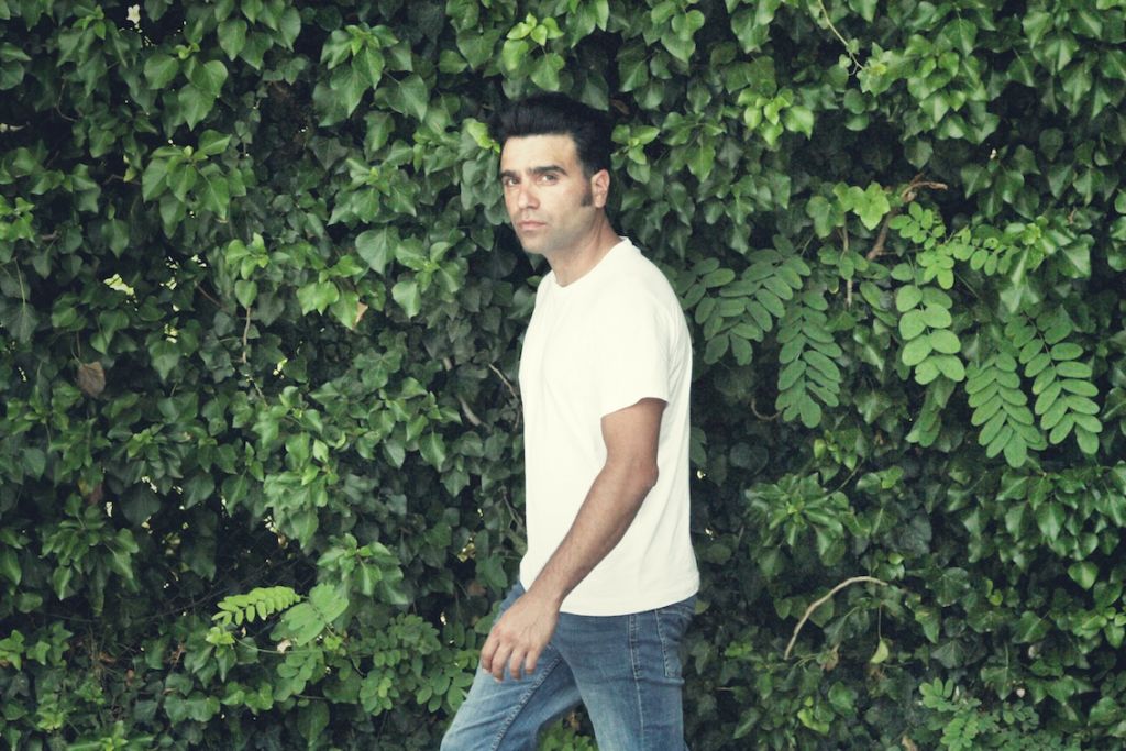 «The Trooper»: Ο Γιώργος Ζερβός διασκευάζει μοναδικά την επιτυχία των Iron Maiden