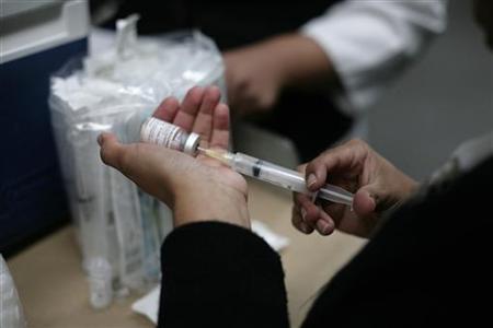 Δημοσκόπηση: Συντριπτικά υπέρ των εμβολιασμών οι πολίτες – Ανησυχία για τις μεταλλάξεις