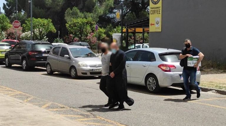 Αγρίνιο: Στον ανακριτή ο ιερέας που κατηγορείται για βιασμό ανήλικης