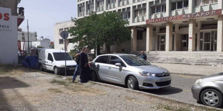 Αγρίνιο: Προφυλακιστέος ο ιερέας που καταγγέλλεται για βιασμό ανήλικης