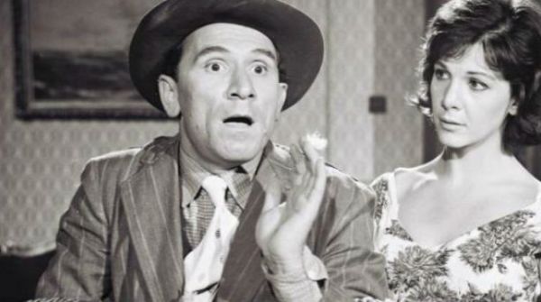 Κώστας Χατζηχρήστος: Μπήκε στο θέατρο για να γλιτώσει από τους Γερμανούς στην κατοχή και έμεινε