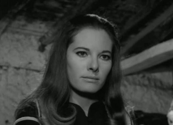 Χαριτίνη Καρόλου: Η πανέμορφη του σινεμά, τα 7 αδέλφια, η κολλητή Αλίκη και η σπάνια εμφάνιση στα 76