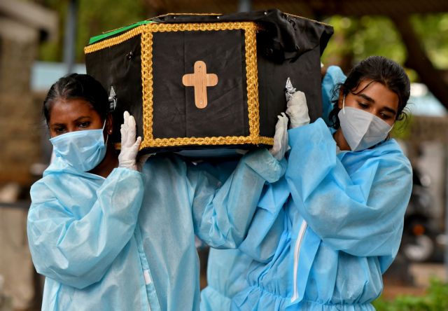 Ινδία: 1.587 θάνατοι από κοροναϊό και σχεδόν 62.500 κρούσματα σε 24 ώρες
