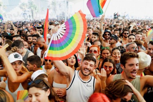 Ισραήλ: «Πορεία Υπερηφάνειας» με πάνω από 100.000 συμμετέχοντες