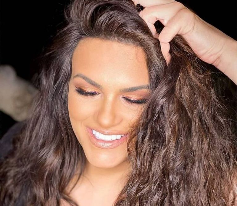 Δήμητρα Κατσαφάδου: Τα παιδικά χρόνια, το bullying στο σχολείο και οι άντρες