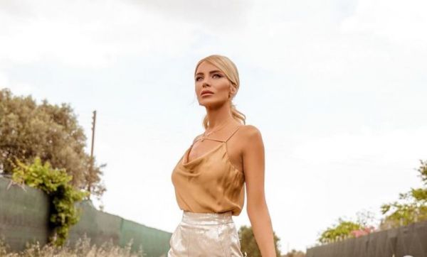 Κατερίνα Καινούριου: Η σπόντα για τον γάμο και οι ευχές στον αδερφό της