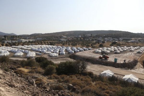 Ξεκινούν αύριο οι εμβολιασμοί στα ΚΥΤ του Καρά Τεπέ Λέσβου, στη ΒΙΑΛ Χίου και στο Βαθύ Σάμου