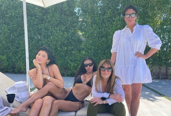 Kardashians: Η οικογένεια δεν σταματά να μετρά δισεκατομμύρια