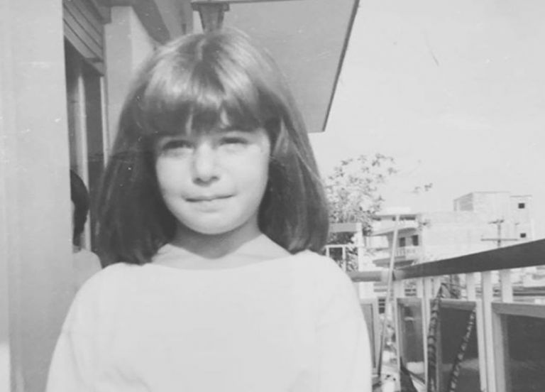 Ελληνίδα τραγουδίστρια: Μαντέψτε ποιο είναι το κοριτσάκι της φωτογραφίας