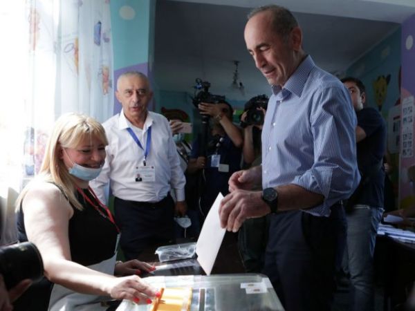 Εκλογές στην Αρμενία: Η αντιπολίτευση αμφισβητεί τα αποτελέσματα και καταγγέλλει νοθεία