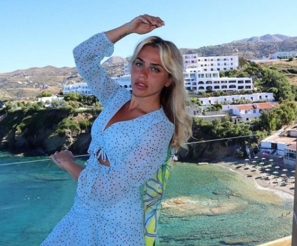 Κόνι Μεταξά: Το μονόπετρο και η ανάρτηση που έβαλε φωτιά στο Instagram