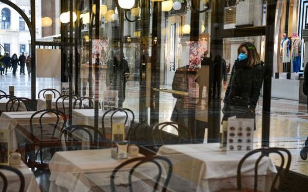 Προνόμια εμβολιασμένων: Έρχεται σχέδιο για covid-free μαγαζιά στην εστίαση; – Όλα τα σενάρια
