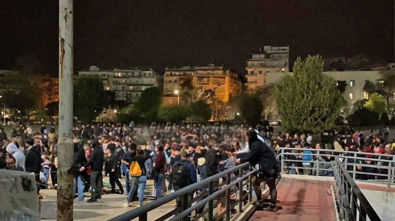 «Επιδημία» κορονοπάρτι σε όλα την χώρα – «Πλησιάζει η στιγμή αστυνομικής επέμβασης»