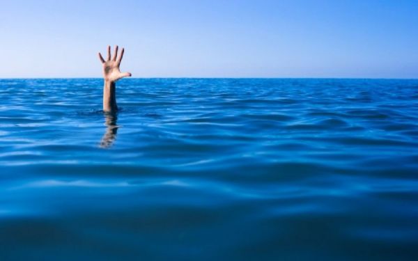 Κράμπα στην θάλασσα: Τι να κάνετε αν σας συμβεί όταν κολυμπάτε