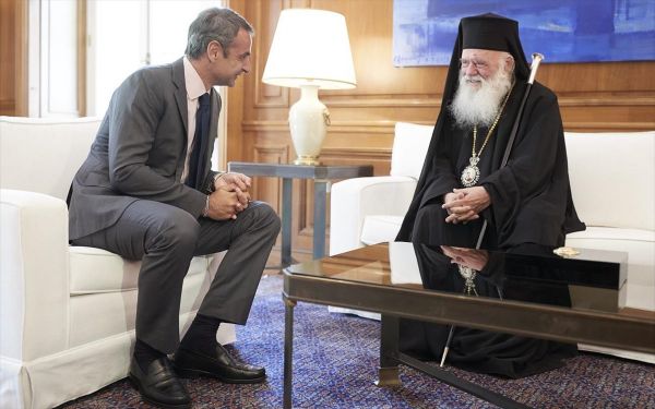 Μονή Πετράκη: Επικοινωνία Μητσοτάκη – Ιερώνυμου μετά την επίθεση με βιτριόλι