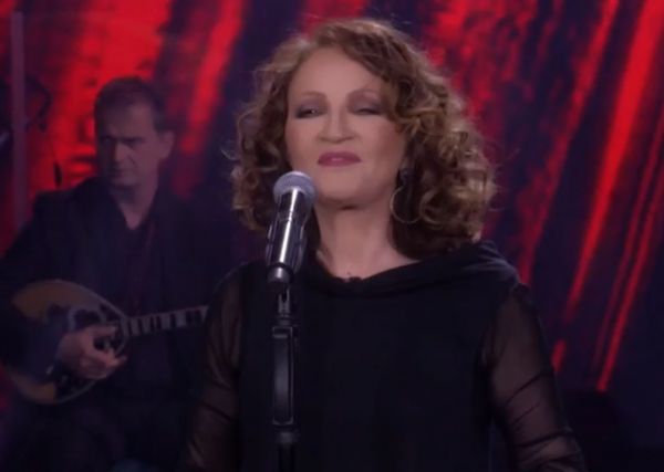 «Μέχρι να βρούμε ουρανό…» τραγουδάει η σπουδαία Γλυκερία στο Σπίτι με το MEGA