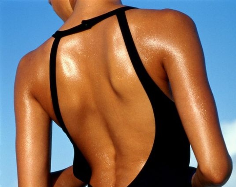 DIY μυστικά για γρήγορο μαύρισμα από το σπίτι