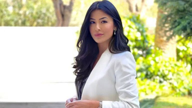 Κουμουτσάκος σε Λατινοπούλου: Οι «τρίχες» μιλούν και αφήνονται να βυθιστούν μόνες τους