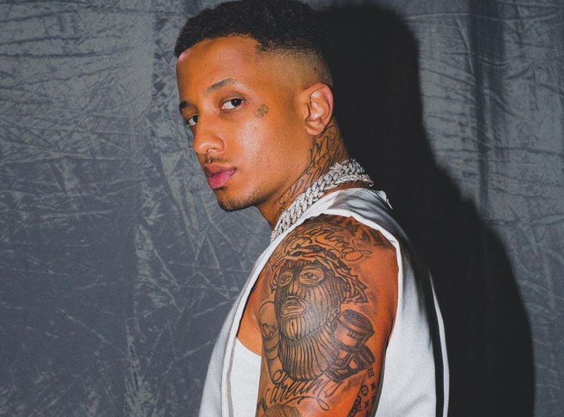 Light: H στιγμή που τον πυροβόλησαν στην παραλιακή της Αθήνας σε βιντεοκλίπ