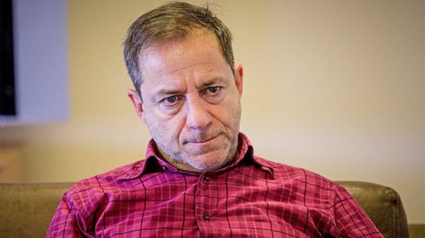 Δημήτρης Λιγνάδης: Οι διάλογοι – φωτιά και το «αόρατο χέρι» στο λάπτοπ του