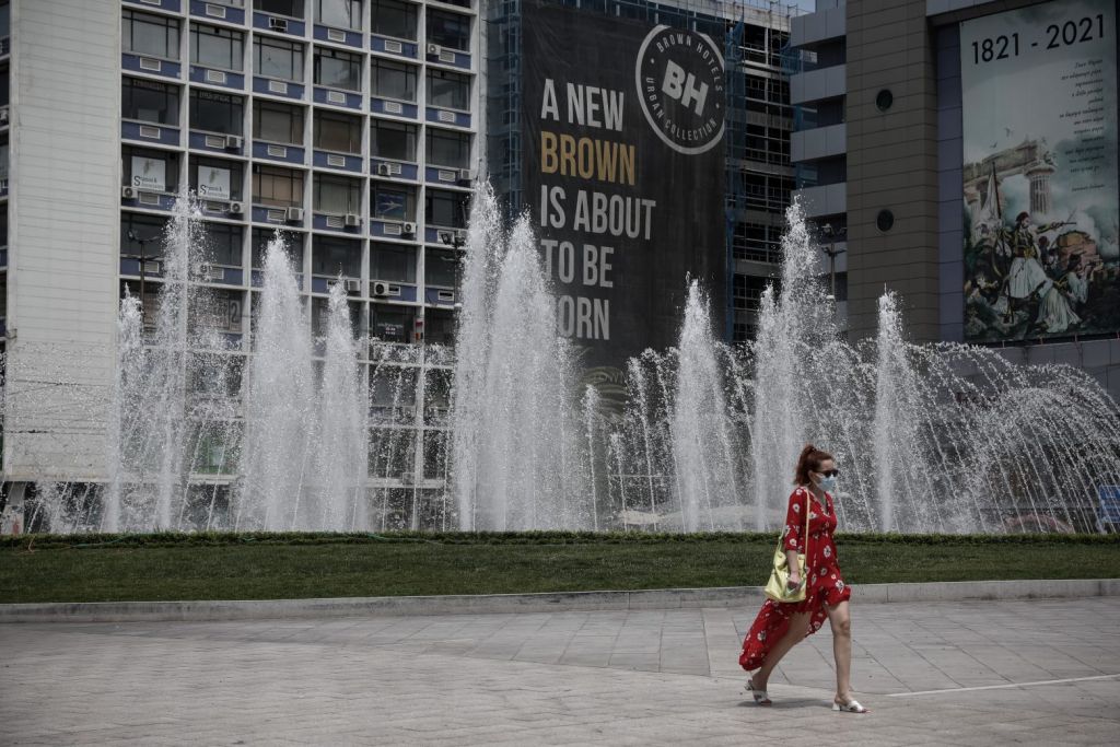 Κοροναϊός: Μεγάλη μείωση ιικού φορτίου στις περισσότερες περιοχές της χώρας – Πού αυξήθηκε