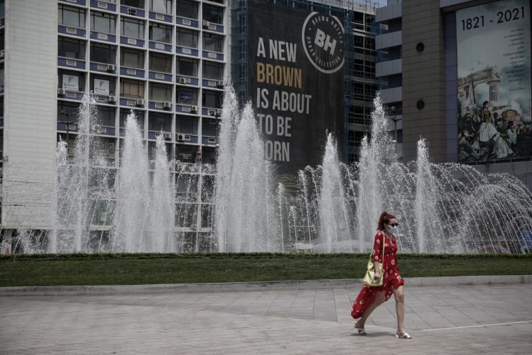 Κοροναϊός: Μεγάλη μείωση ιικού φορτίου στις περισσότερες περιοχές της χώρας – Πού αυξήθηκε