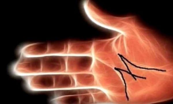 Δείτε τι σημαίνει όταν σχηματίζεται το γράμμα «Μ» στην παλάμη σας